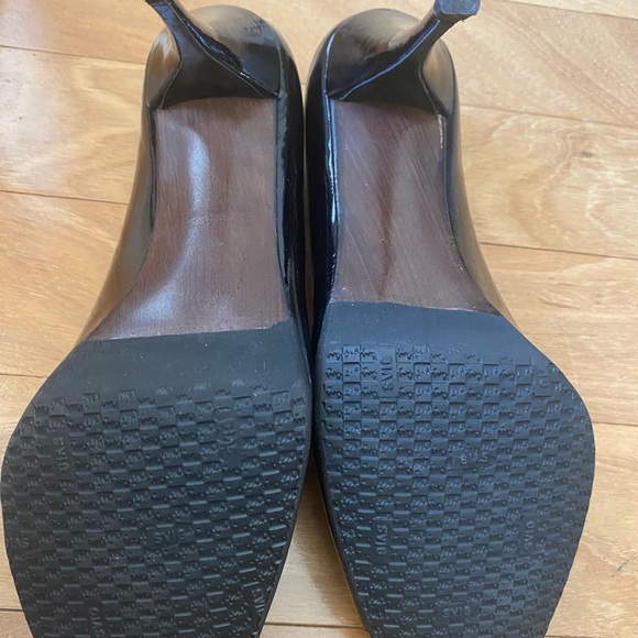 Stuart Weitzman Black Patent Linda Peep Toe Heels Size 8.5 - Picture 2 of 5